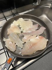 Filetieren und ab in die Pfanne.